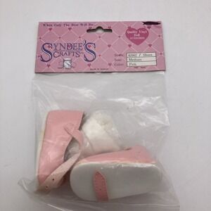 Syndees Crafts Pretty Pink Dress Shoes Socks Medium Doll NIS 62002 Vintage